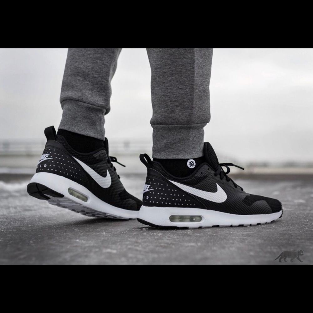 Men’s Nike Air Tavas Shoes